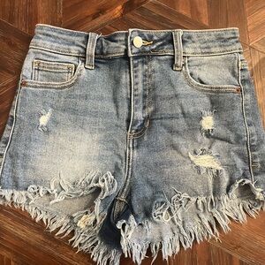 Women’s Cello Distressed Denim Shorts, size small, EUC